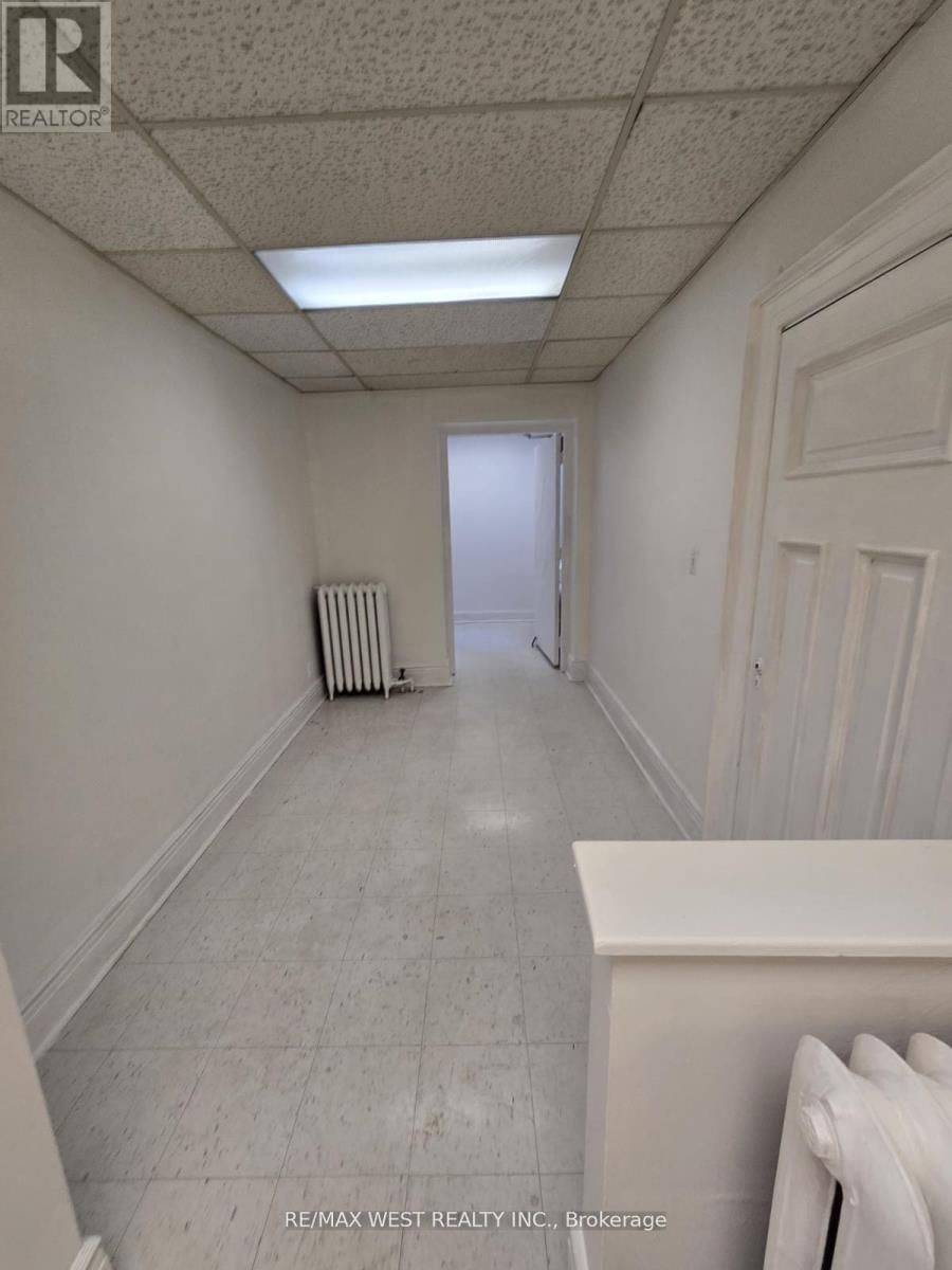 2nd Flr - 949 ST CLAIR AVENUE WEST Image 21