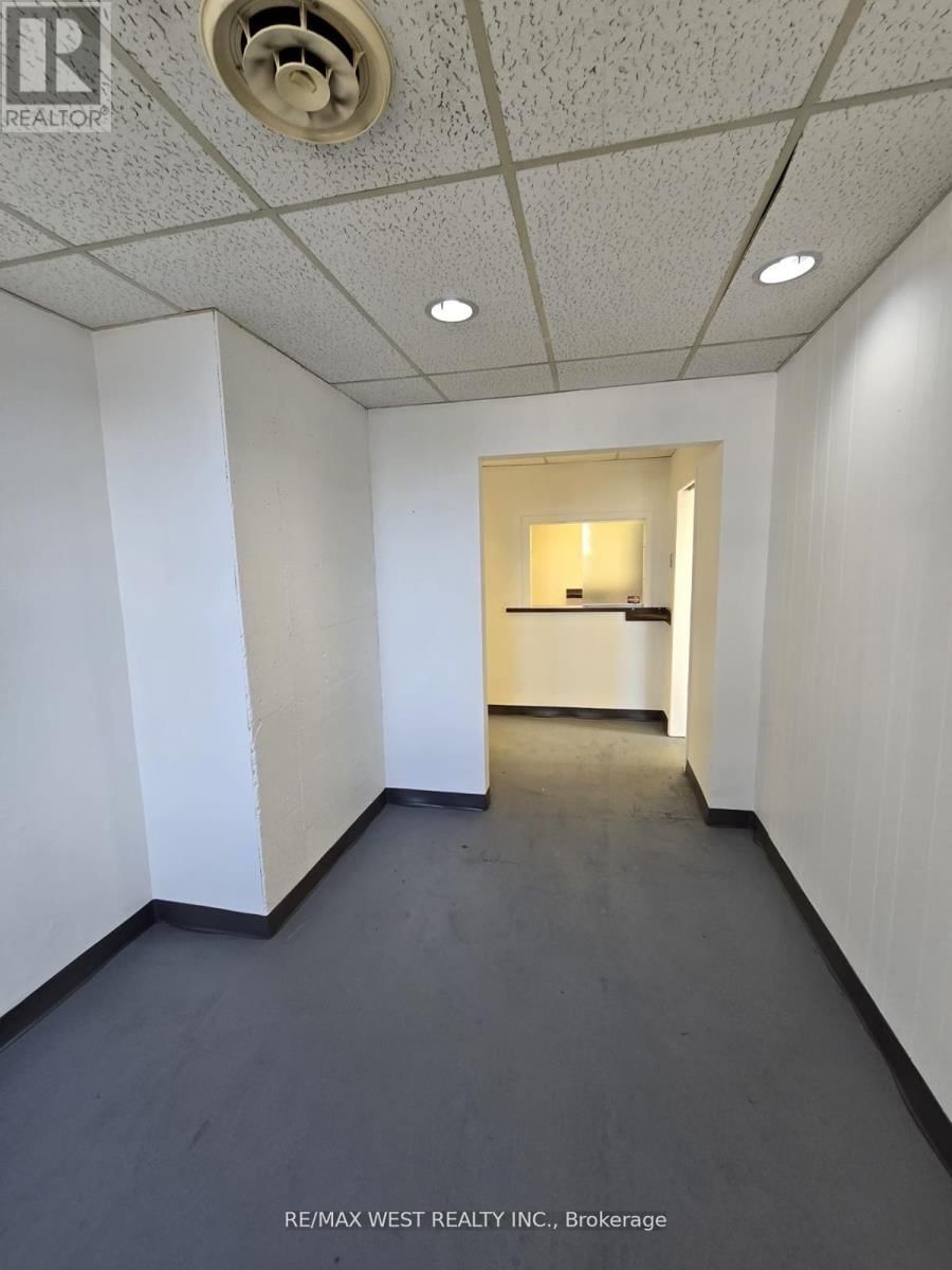 2nd Flr - 949 ST CLAIR AVENUE WEST Image 22