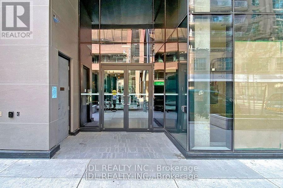 408 - 25 RICHMOND STREET EAST Image 8