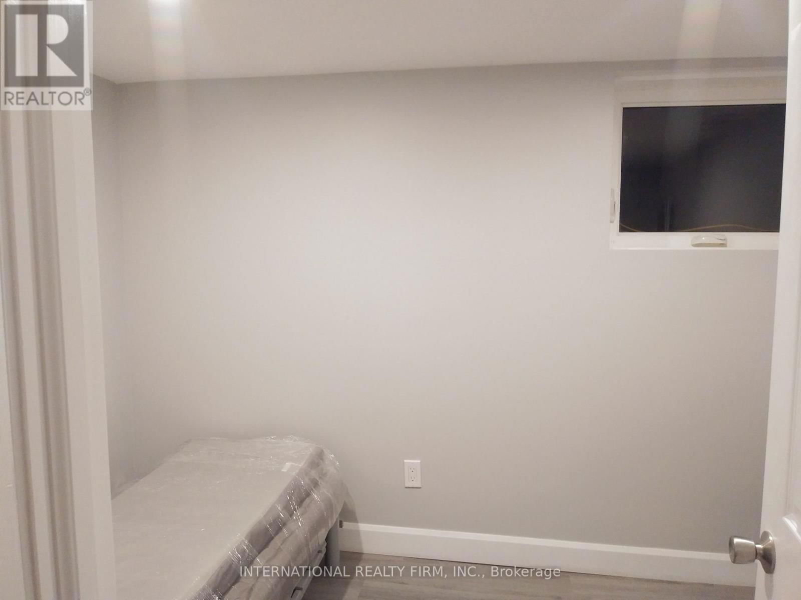 Lower - 261 SOUDAN AVENUE Image 12