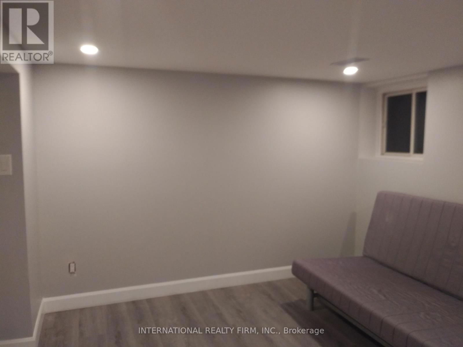 Lower - 261 SOUDAN AVENUE Image 13