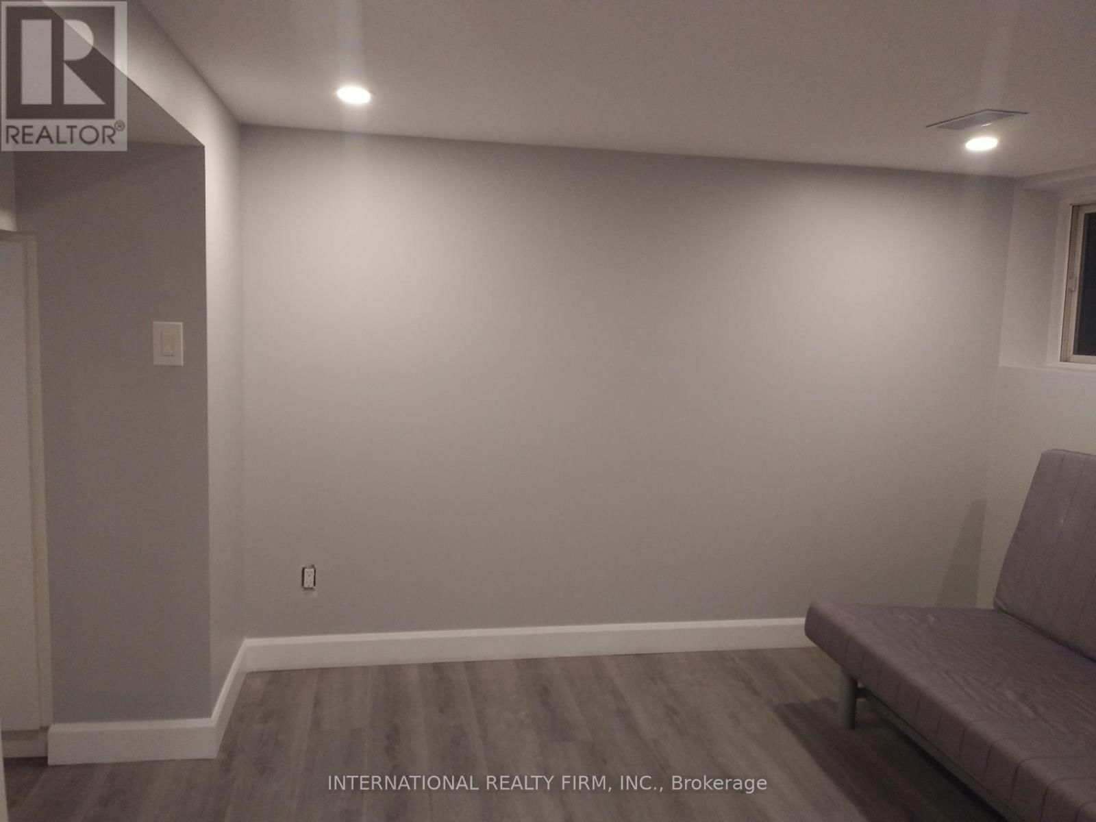 Lower - 261 SOUDAN AVENUE Image 14