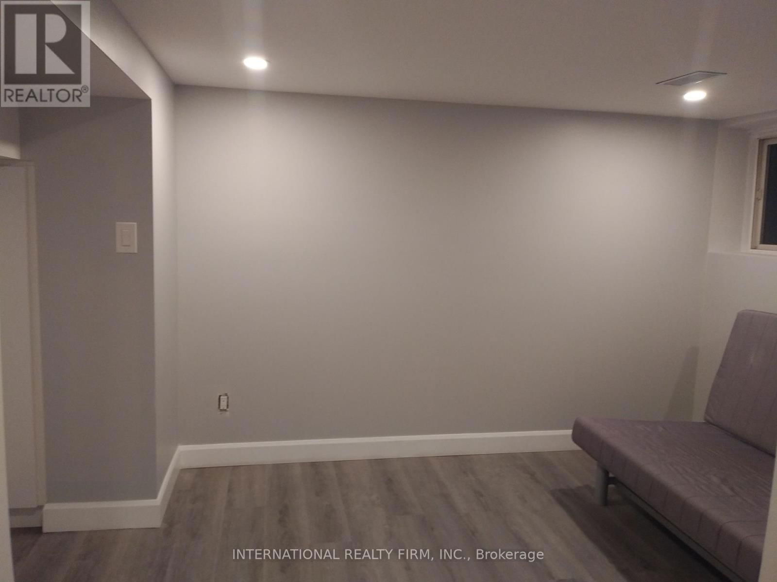 Lower - 261 SOUDAN AVENUE Image 15