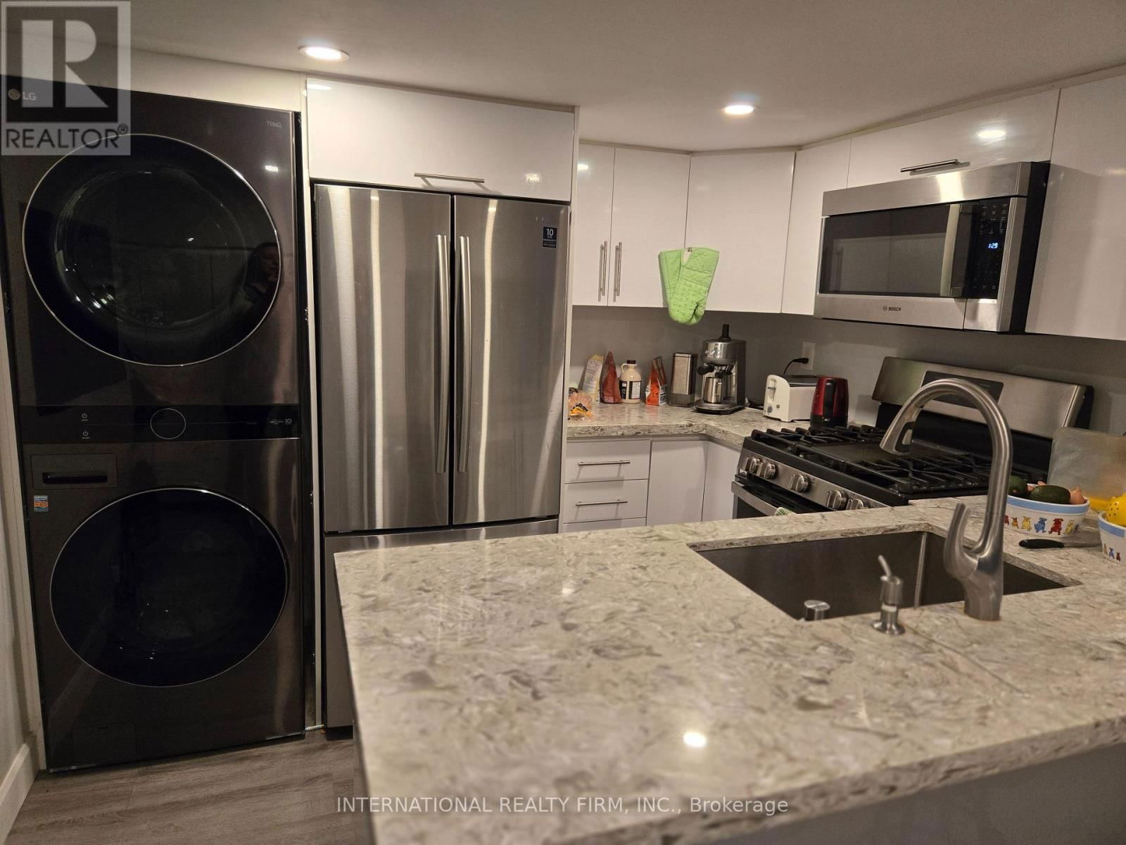 Lower - 261 SOUDAN AVENUE Image 22