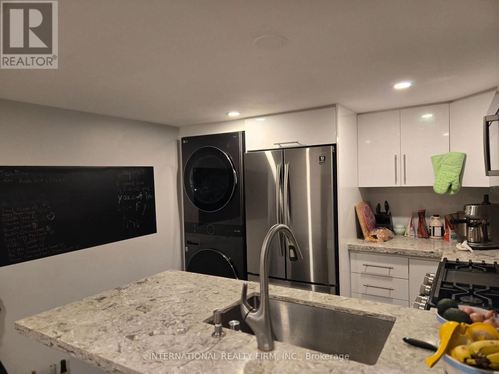 Lower - 261 SOUDAN AVENUE Image 23