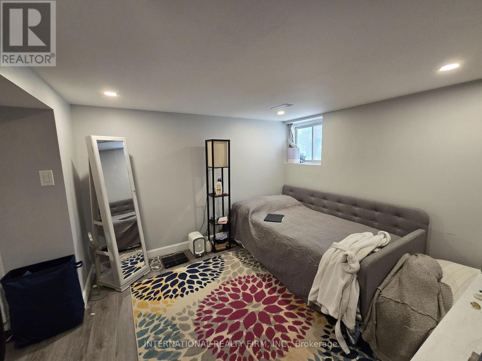 Lower - 261 SOUDAN AVENUE Image 28