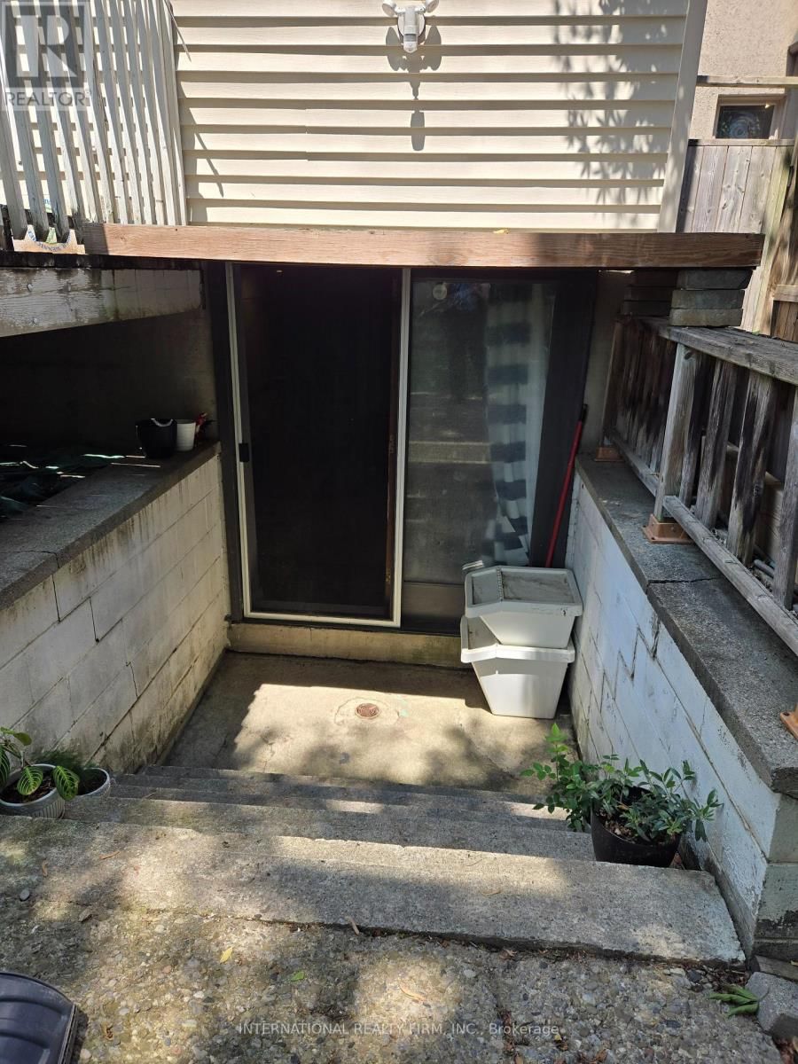 Lower - 261 SOUDAN AVENUE Image 34