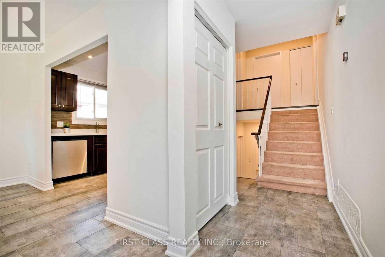 25 SUMMERSIDE CRESCENT Image 7