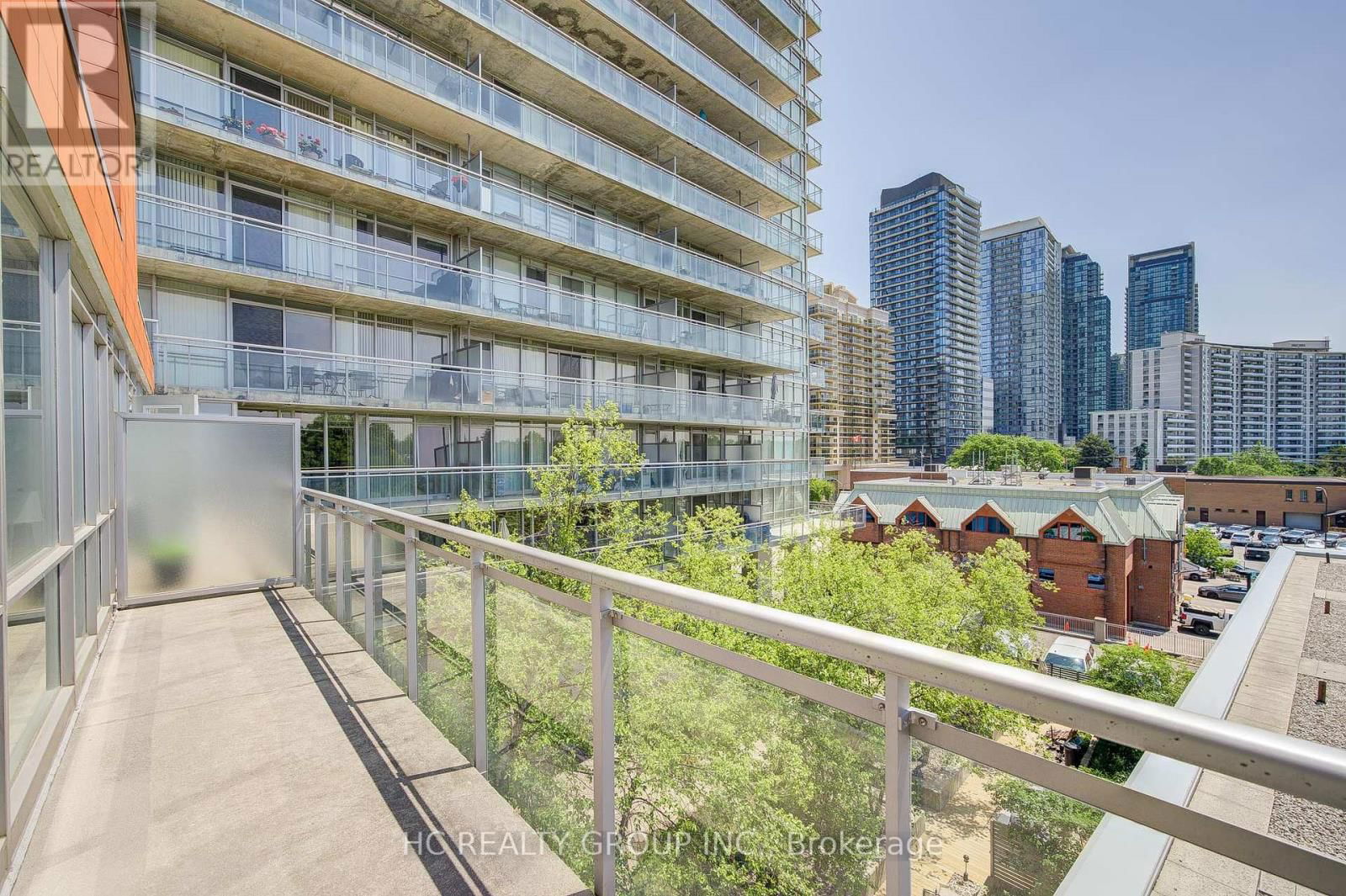 503 - 30 CANTERBURY PLACE Image 14