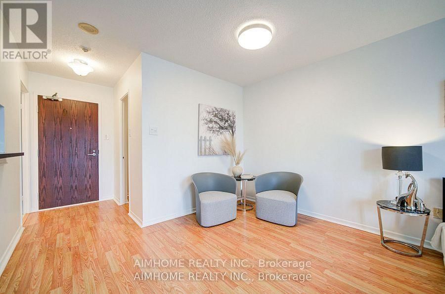 603 - 1055 BAY STREET Image 10