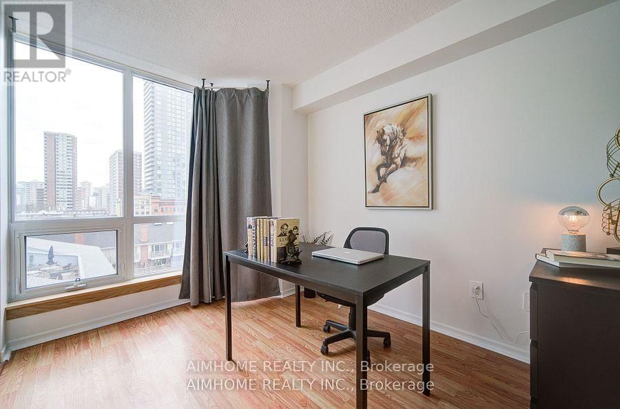 603 - 1055 BAY STREET Image 16