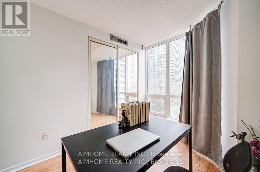 603 - 1055 BAY STREET Image 18