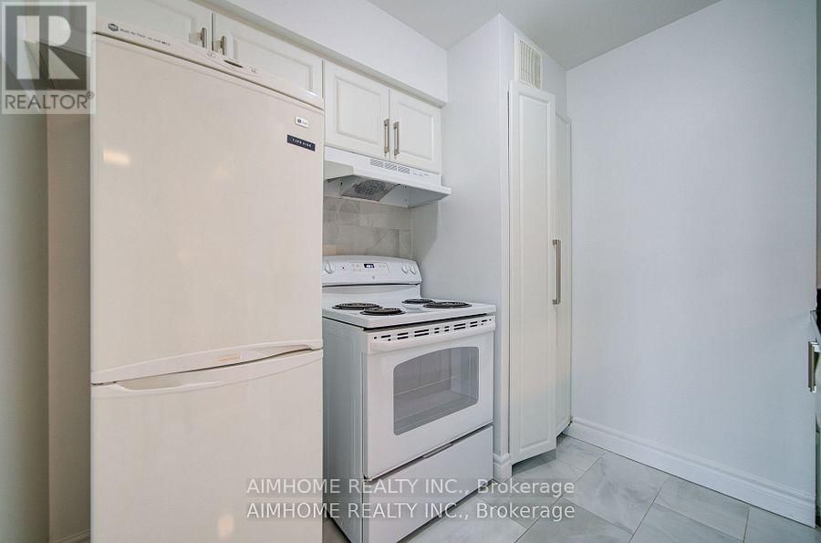 603 - 1055 BAY STREET Image 20