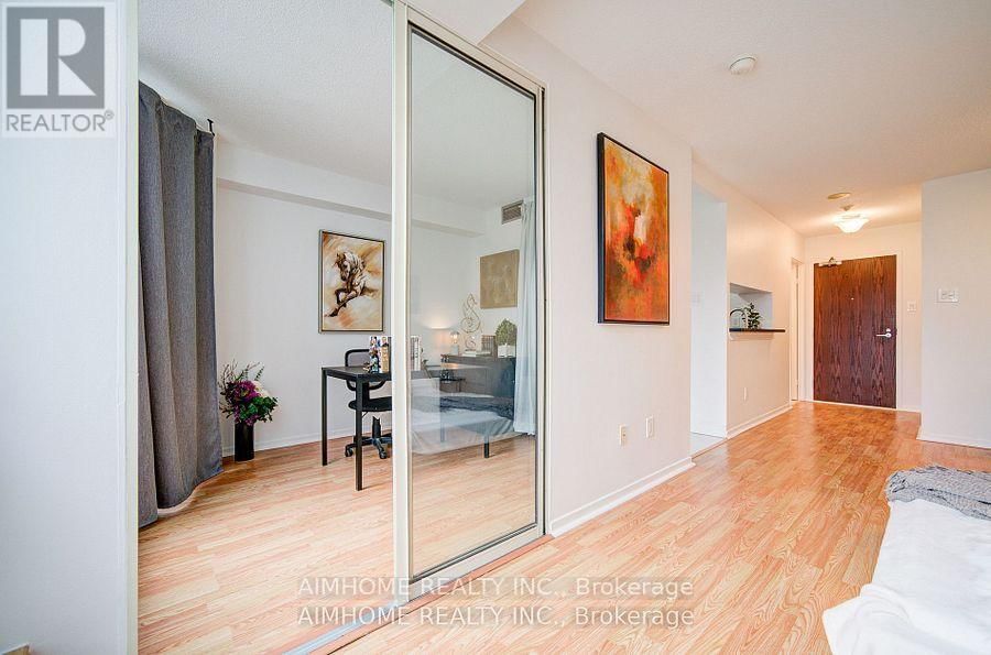 603 - 1055 BAY STREET Image 27