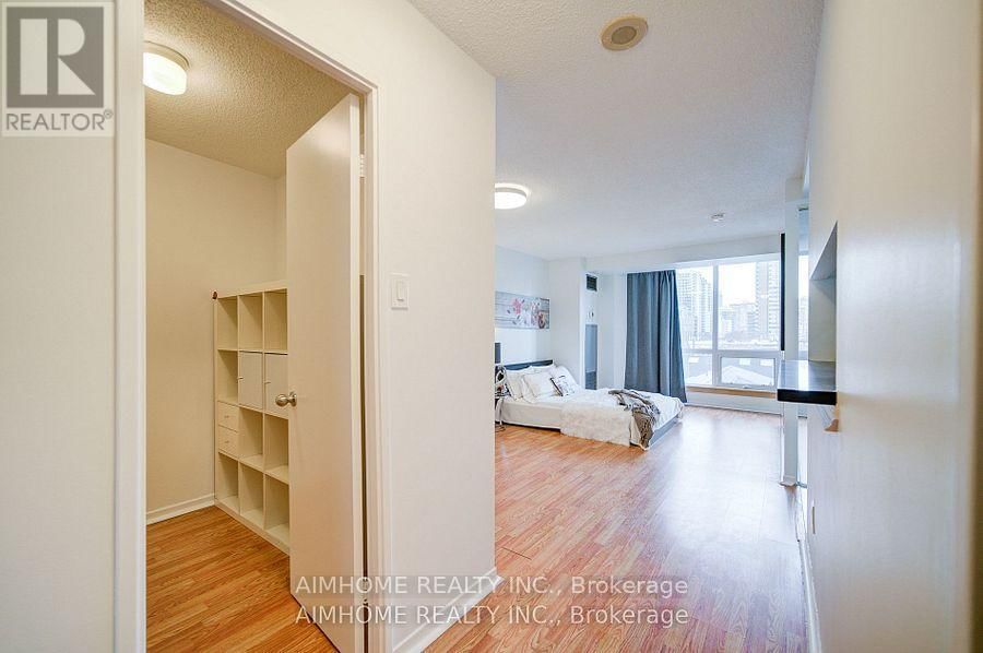 603 - 1055 BAY STREET Image 3
