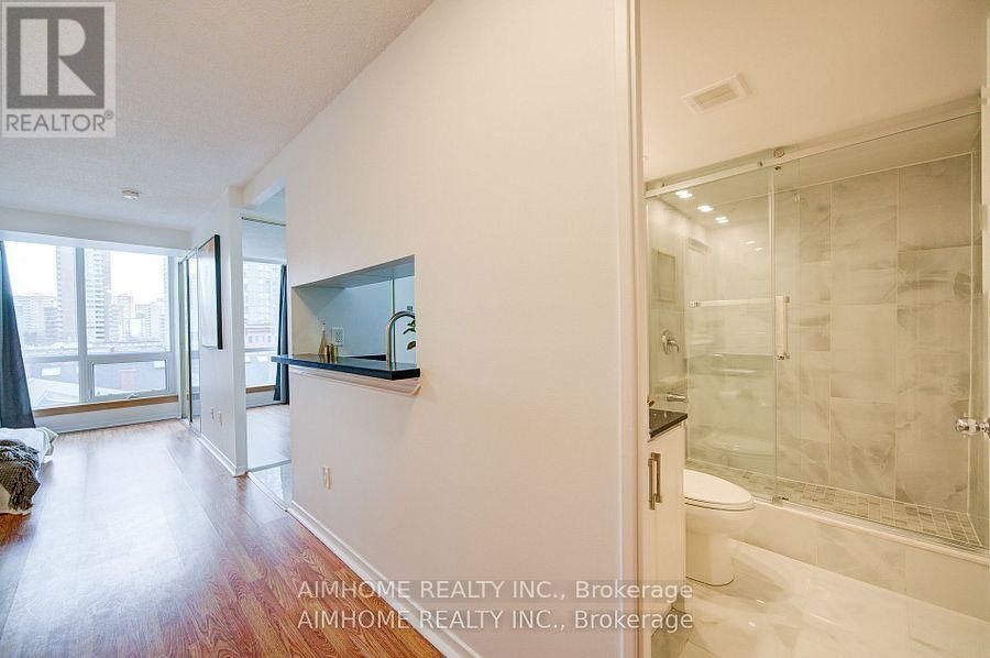 603 - 1055 BAY STREET Image 4