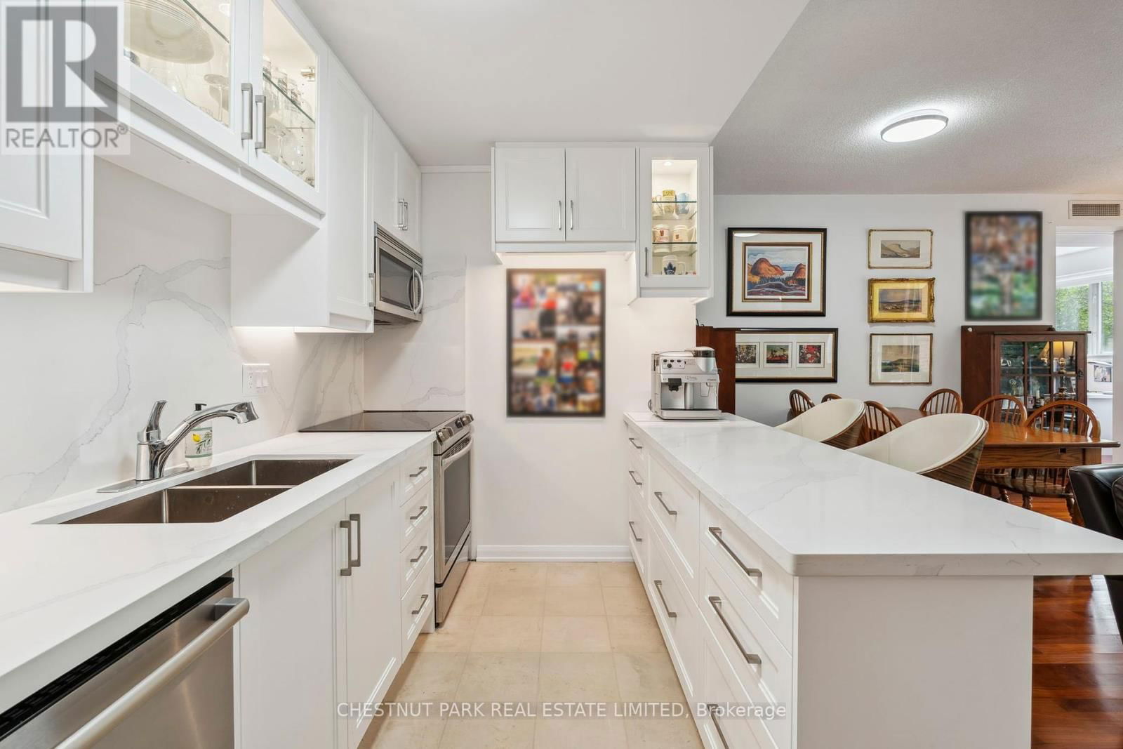 201 - 11 SOHO STREET Image 10