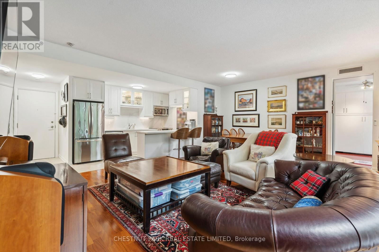 201 - 11 SOHO STREET Image 7