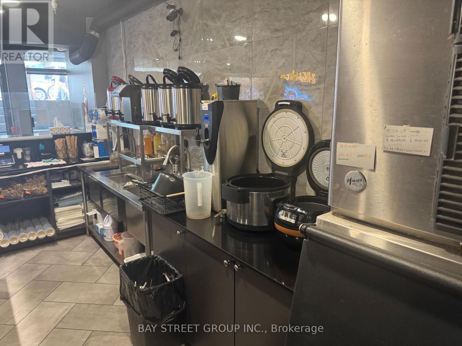 493A DUNDAS STREET WEST Image 7