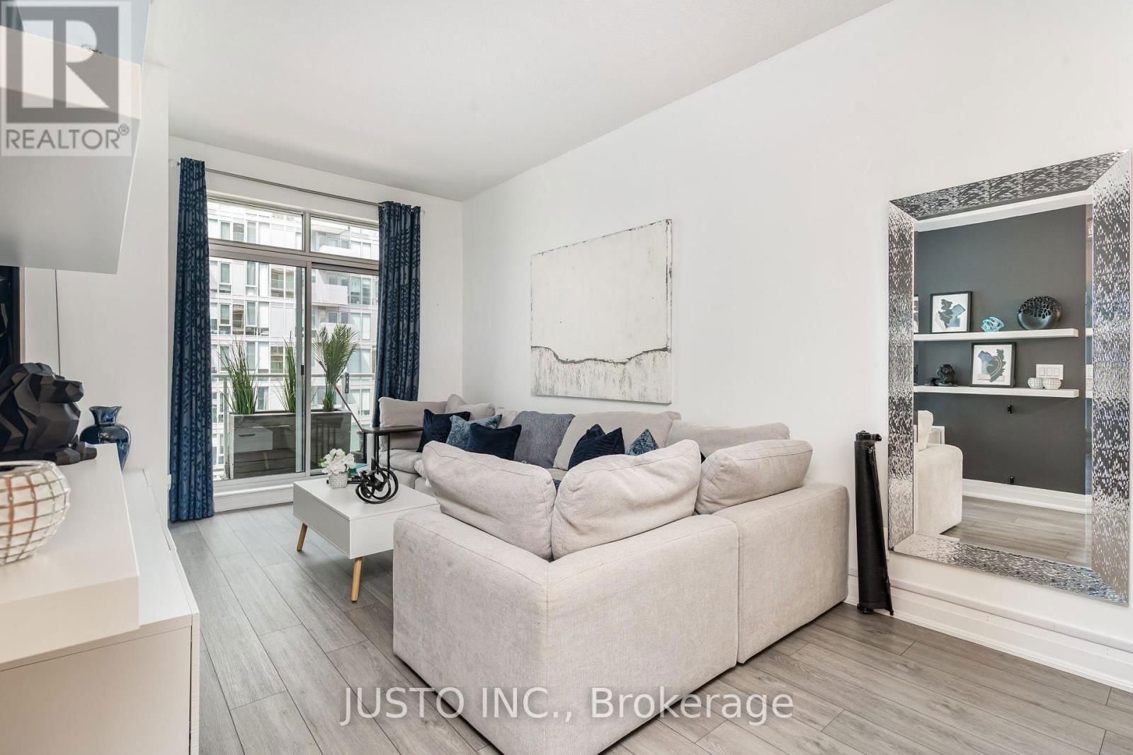 W604 - 565 WILSON AVENUE Image 7