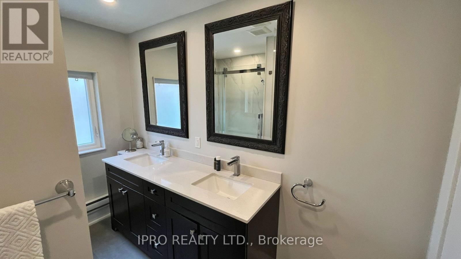 2-Main - 471 OSSINGTON AVENUE Image 9