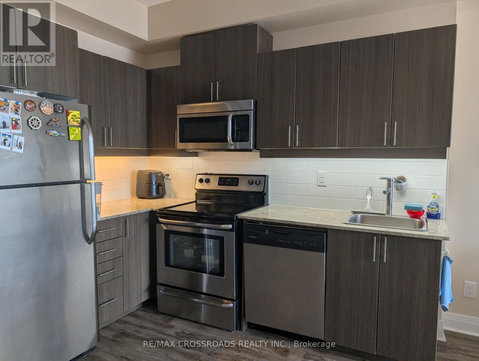 414 - 17 KENASTON GARDENS Image 13