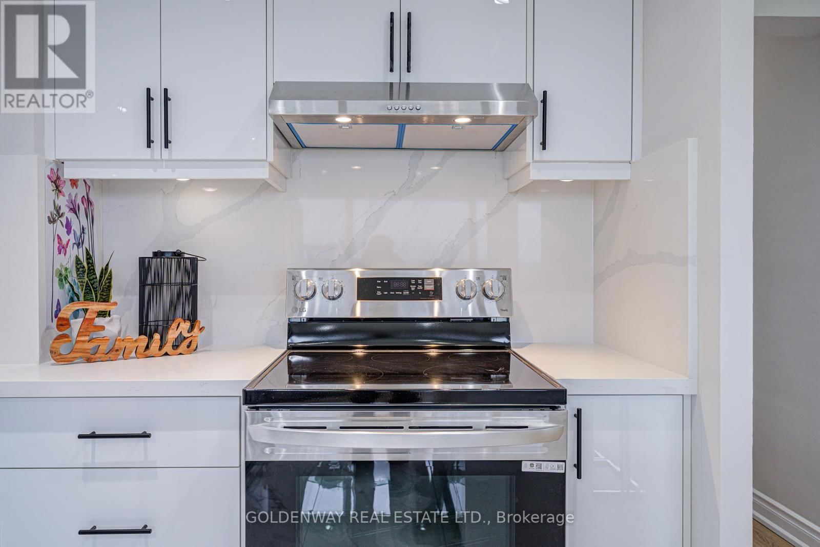 1103 - 100 LEEWARD GLENWAY Image 11