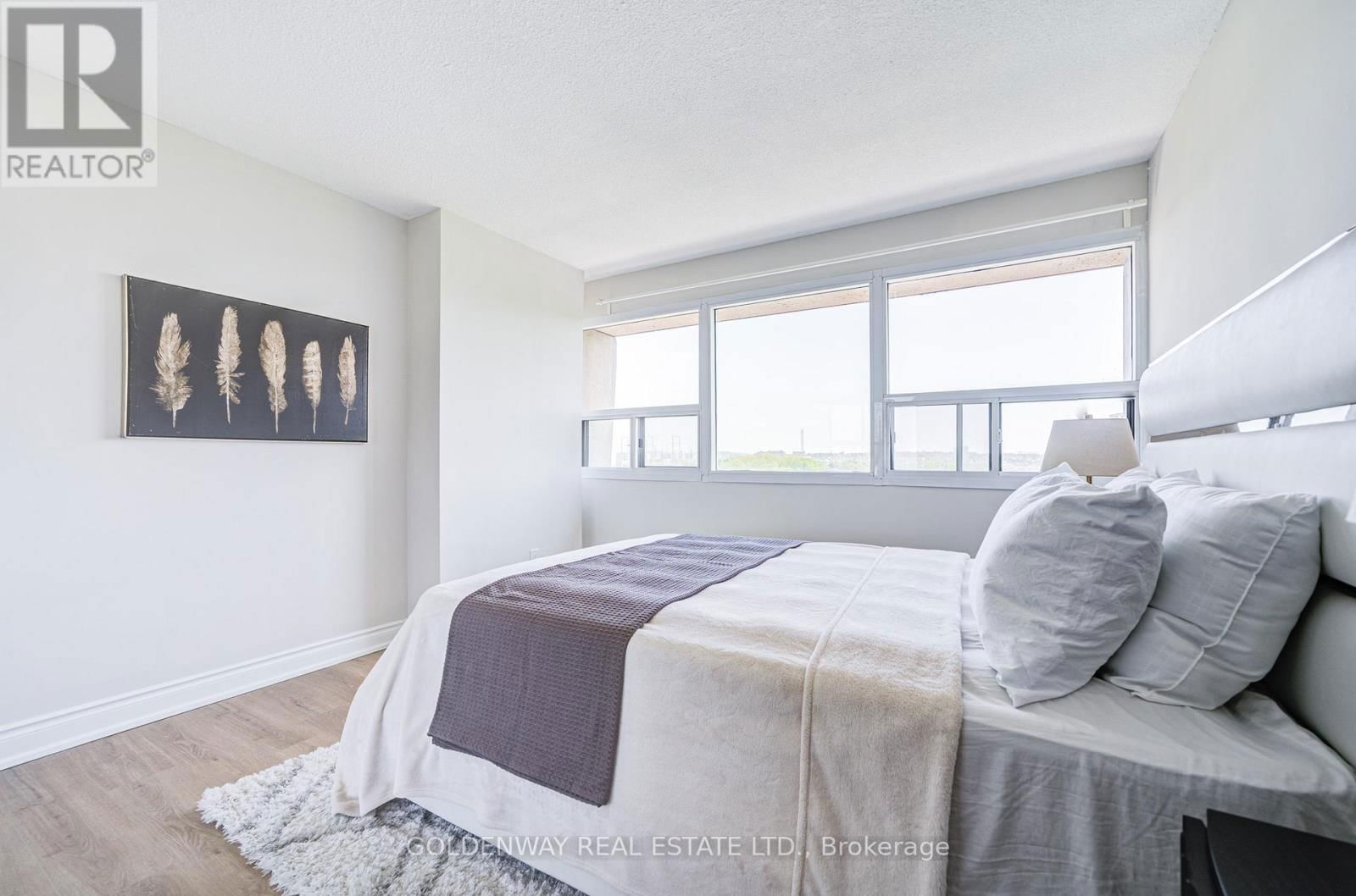 1103 - 100 LEEWARD GLENWAY Image 26