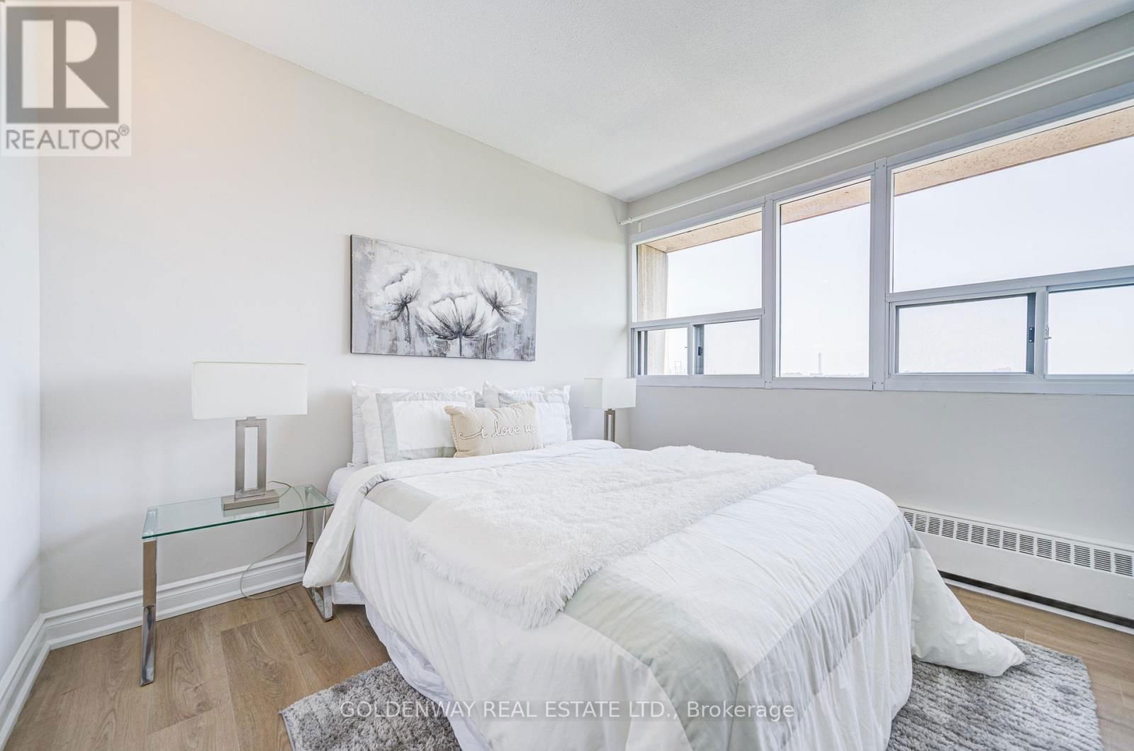 1103 - 100 LEEWARD GLENWAY Image 28