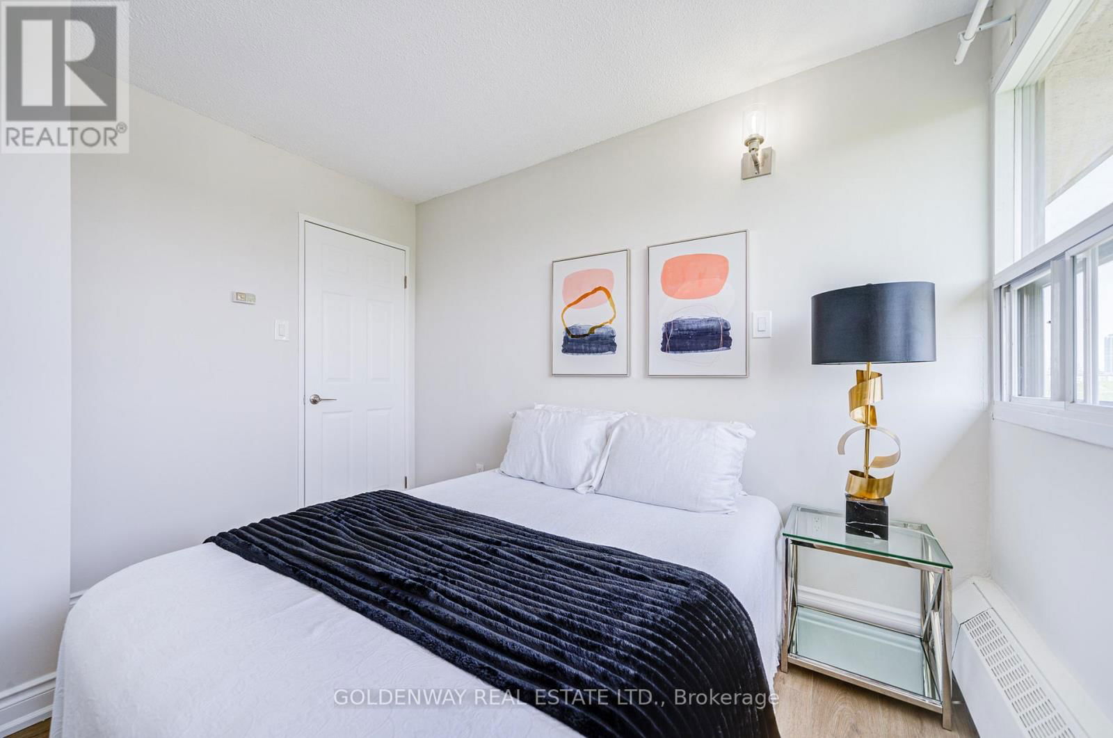 1103 - 100 LEEWARD GLENWAY Image 32