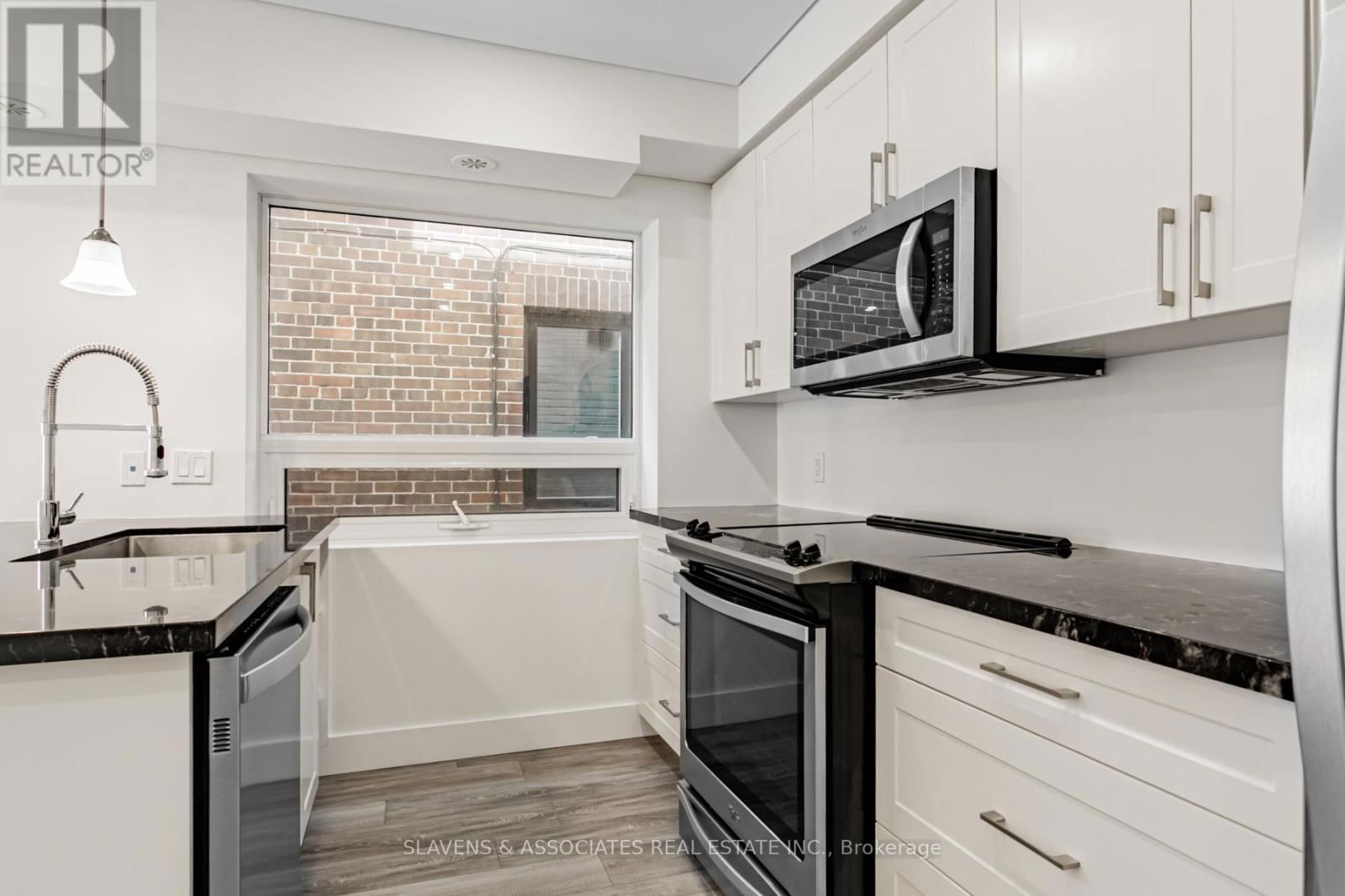 1088 AVENUE ROAD Image 10