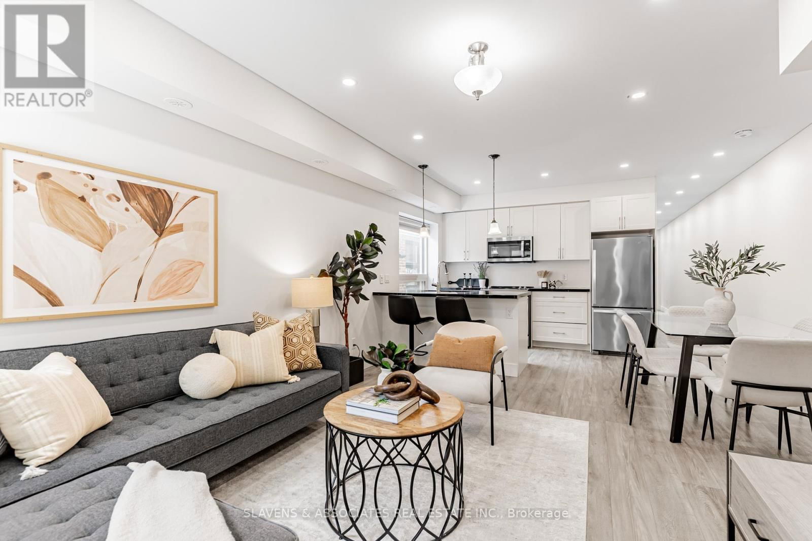 1088 AVENUE ROAD Image 21