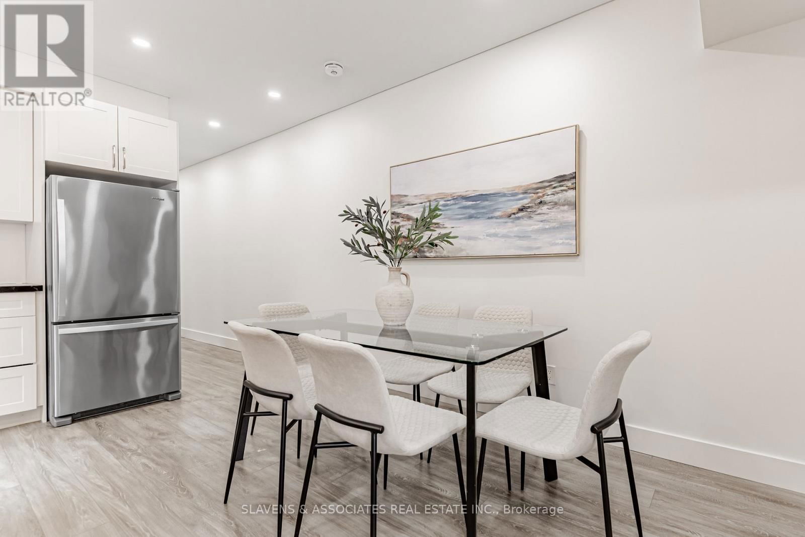1088 AVENUE ROAD Image 23