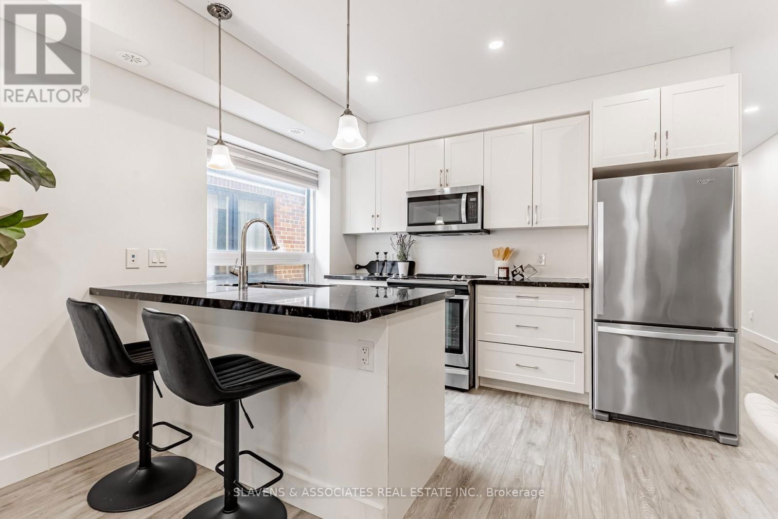 1088 AVENUE ROAD Image 24