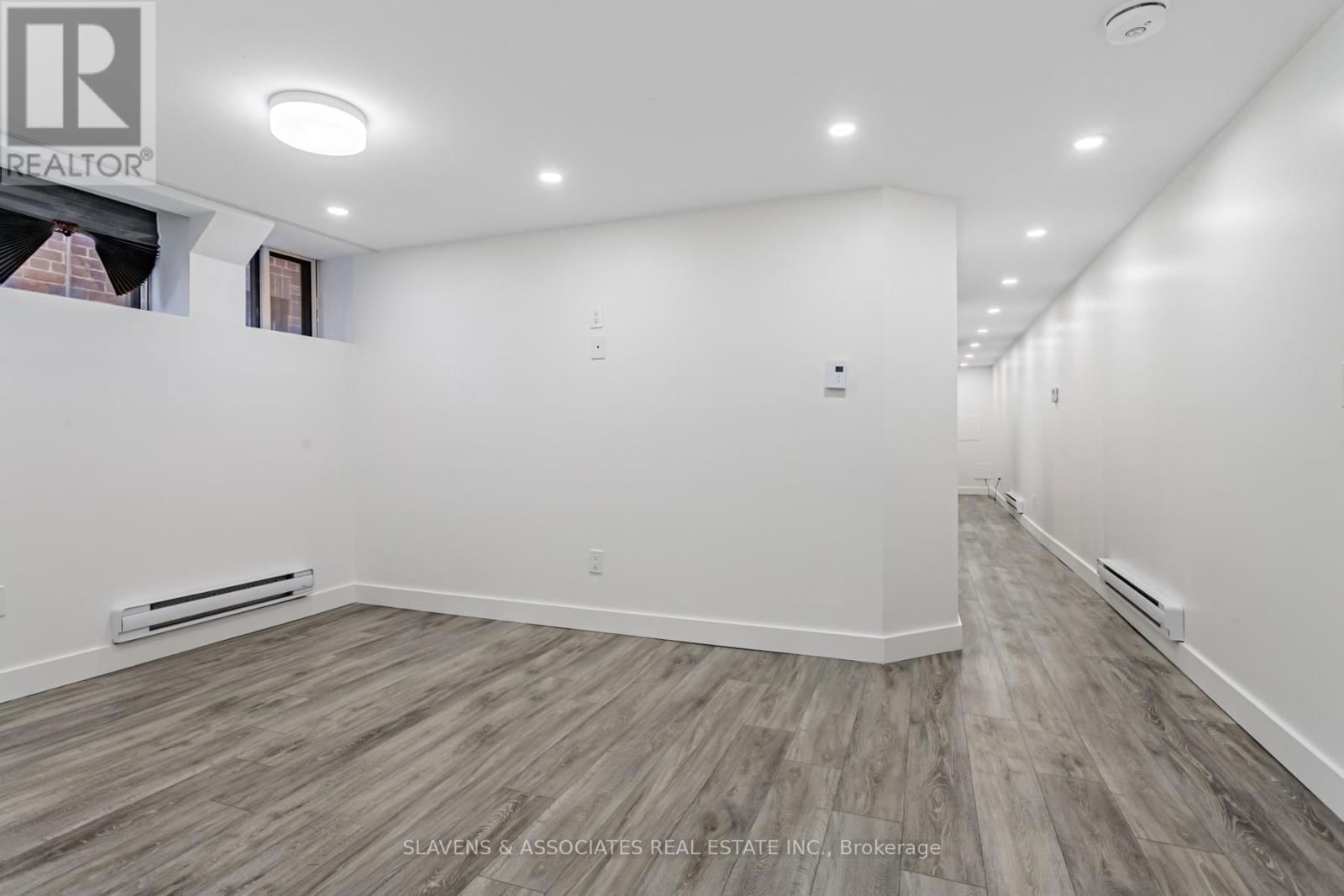 1088 AVENUE ROAD Image 35