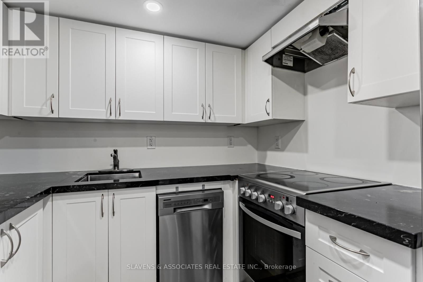 1088 AVENUE ROAD Image 37
