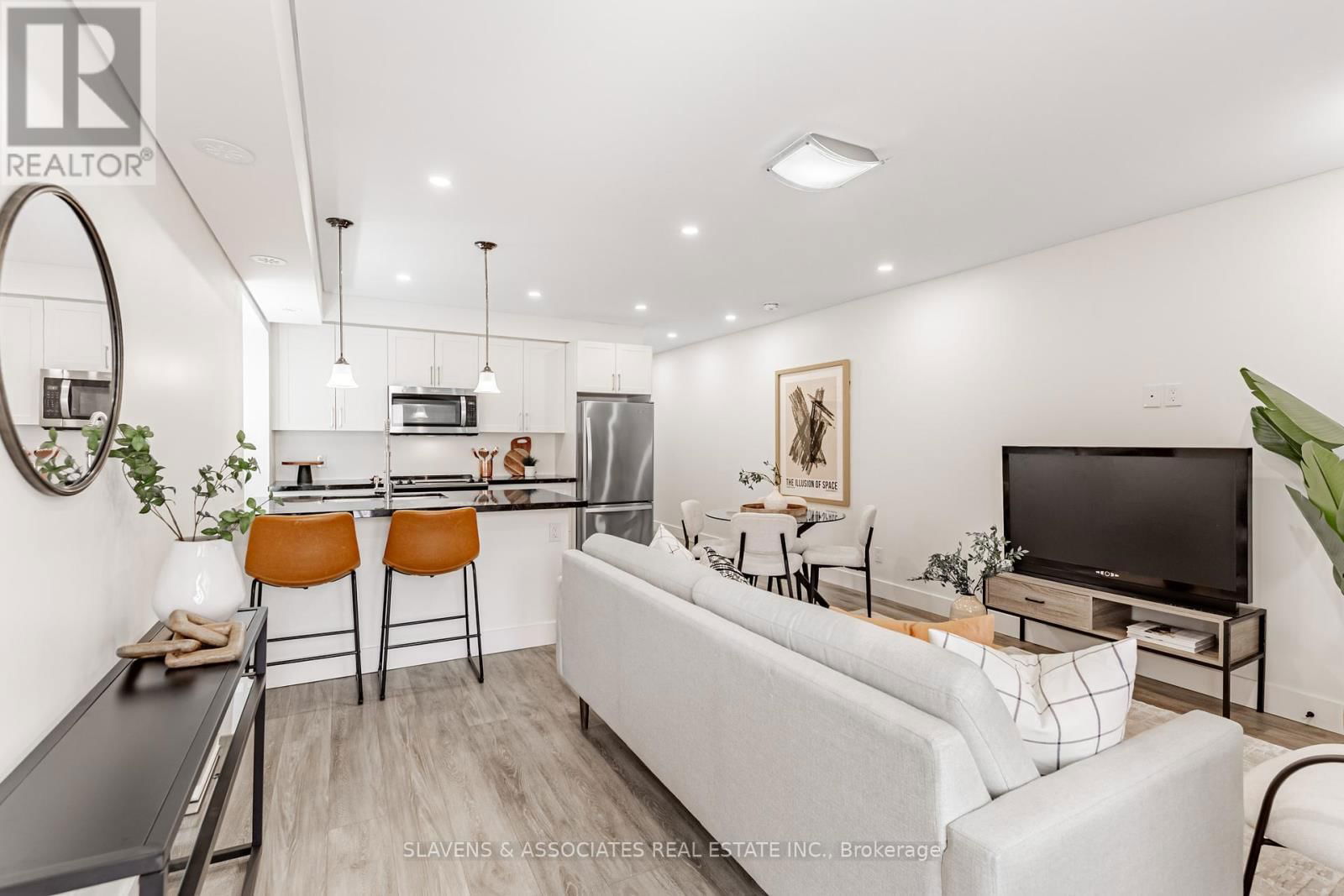 1088 AVENUE ROAD Image 5