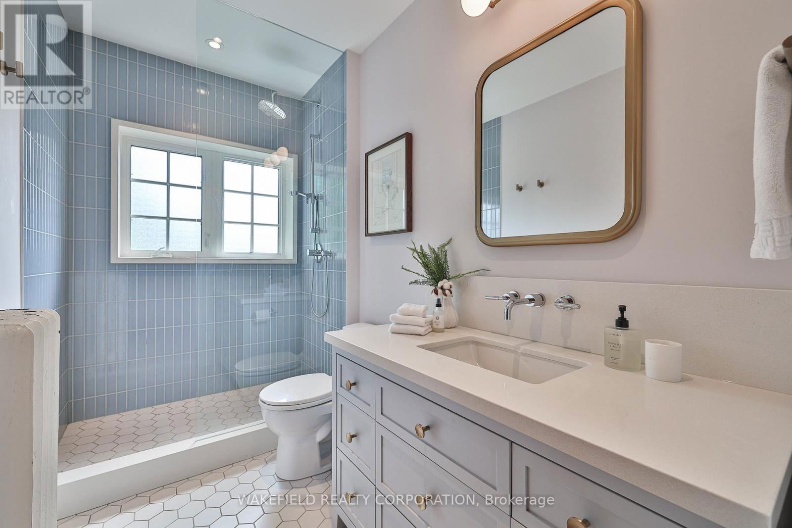11 CONRAD AVENUE Image 32