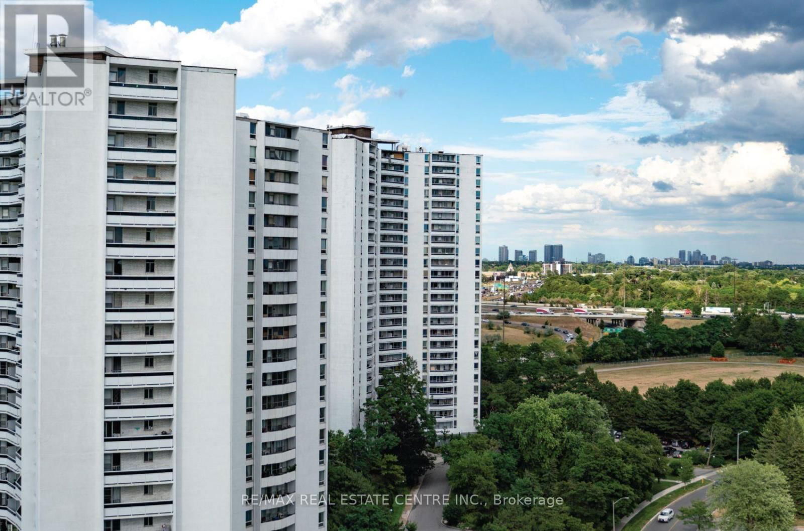 1902 - 150 GRAYDON HALL DRIVE Image 1