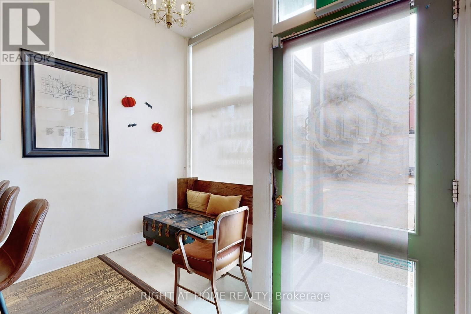 394 KING STREET EAST Image 14