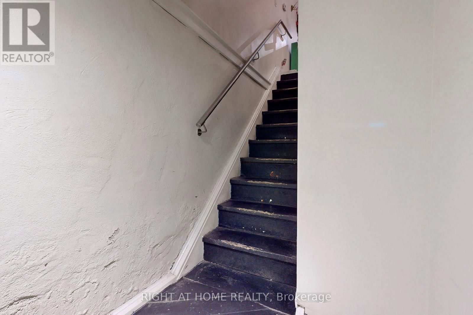 394 KING STREET EAST Image 15