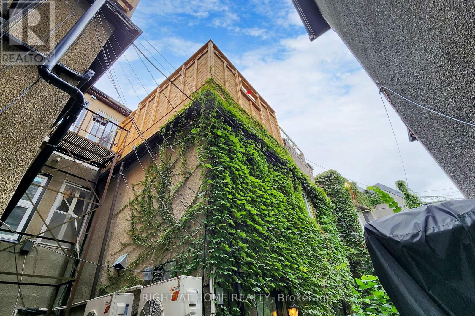 394 KING STREET EAST Image 21