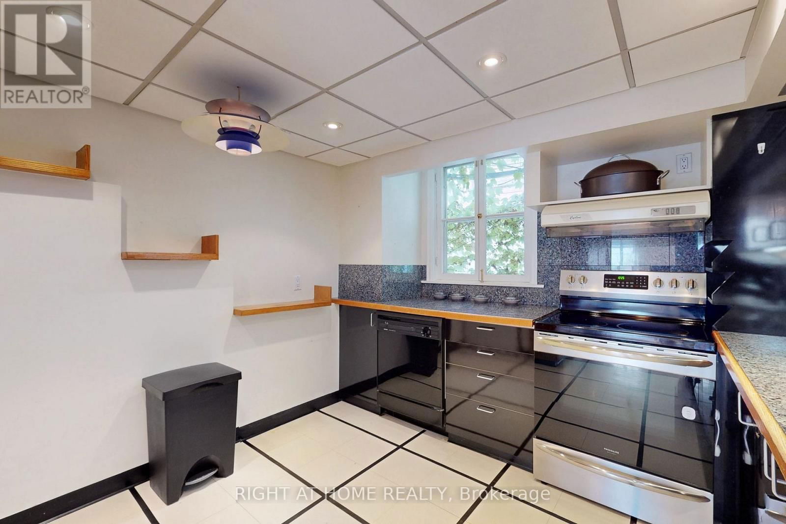 394 KING STREET EAST Image 31