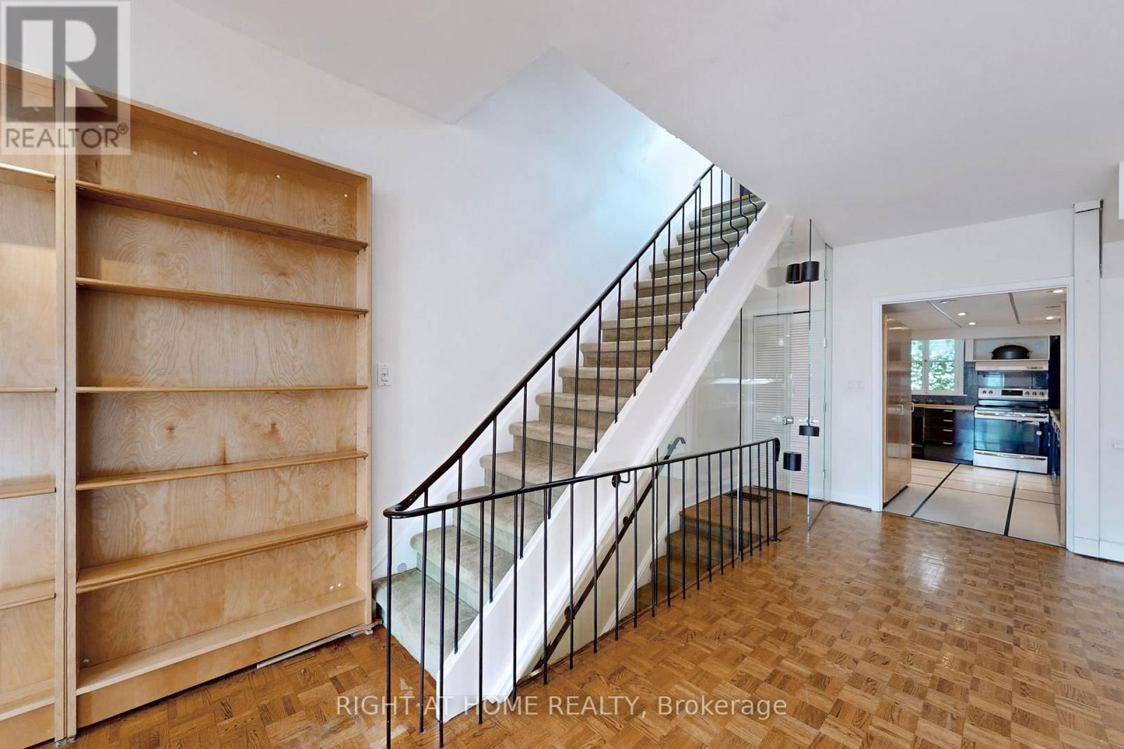 394 KING STREET EAST Image 33