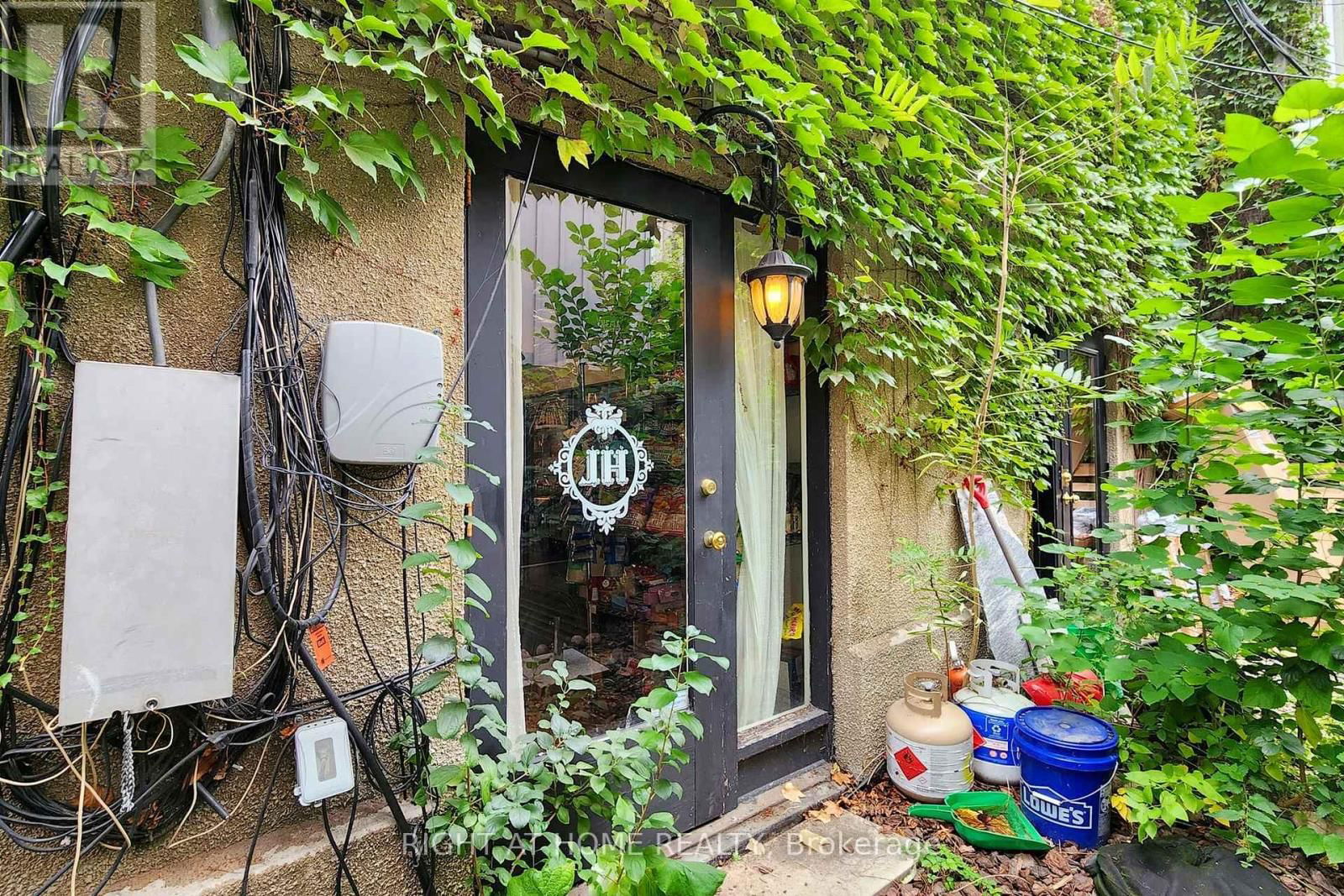 394 KING STREET EAST Image 46