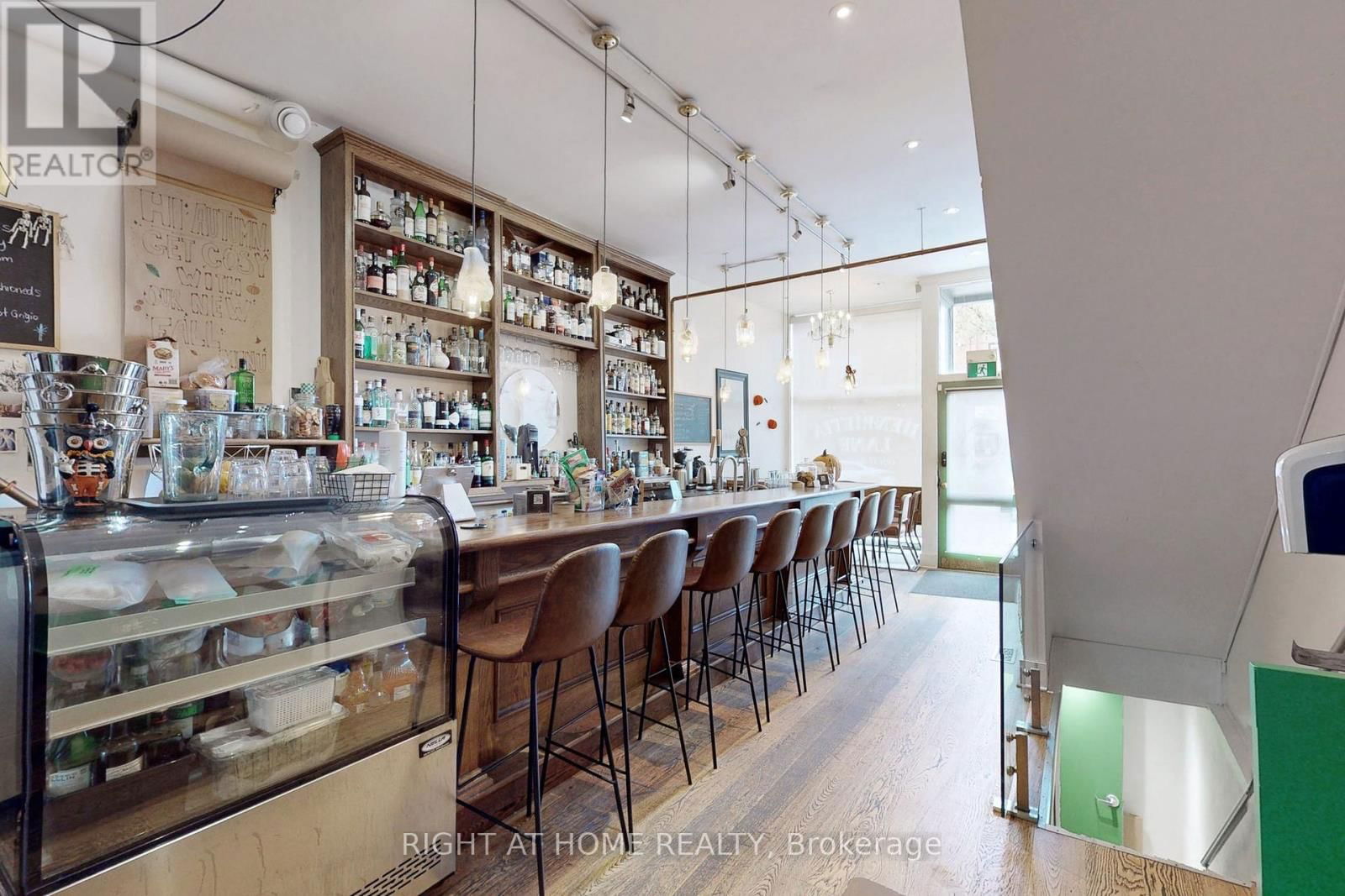 394 KING STREET EAST Image 8
