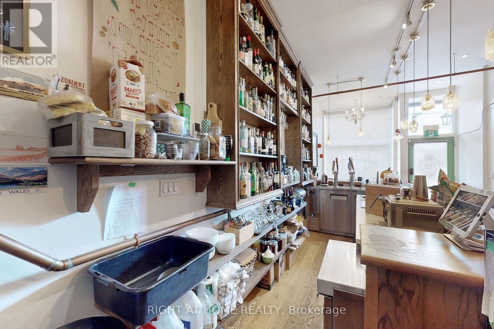 394 KING STREET EAST Image 9