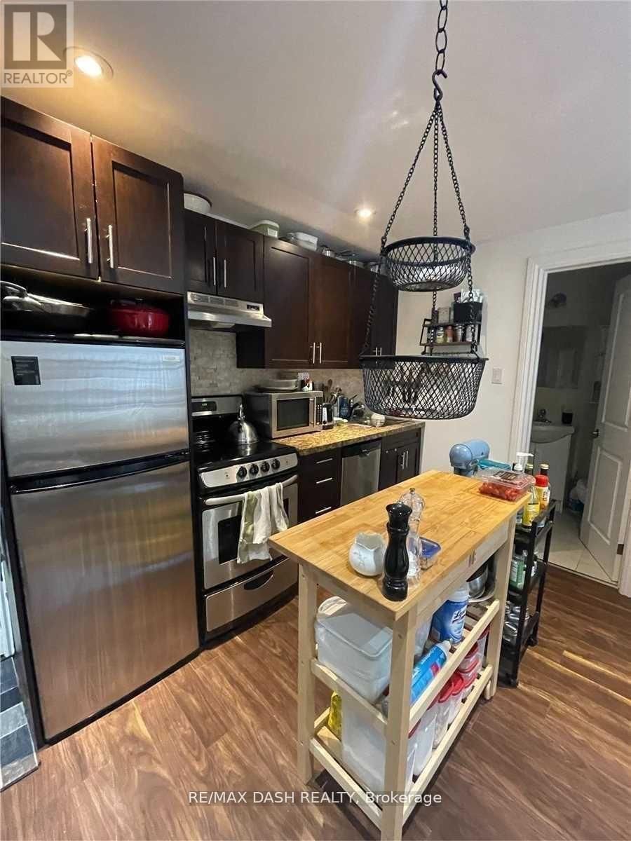 203 - 141 ADMIRAL ROAD Image 2