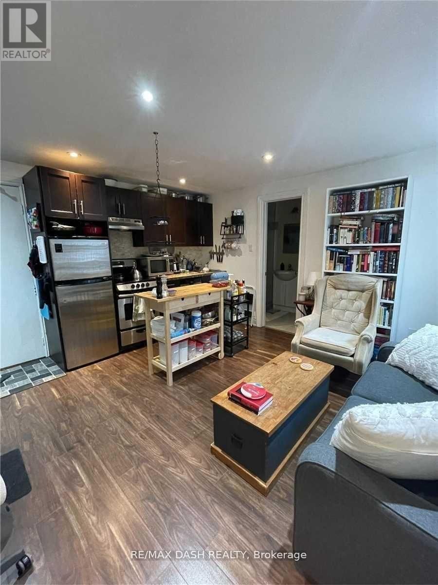 203 - 141 ADMIRAL ROAD Image 6