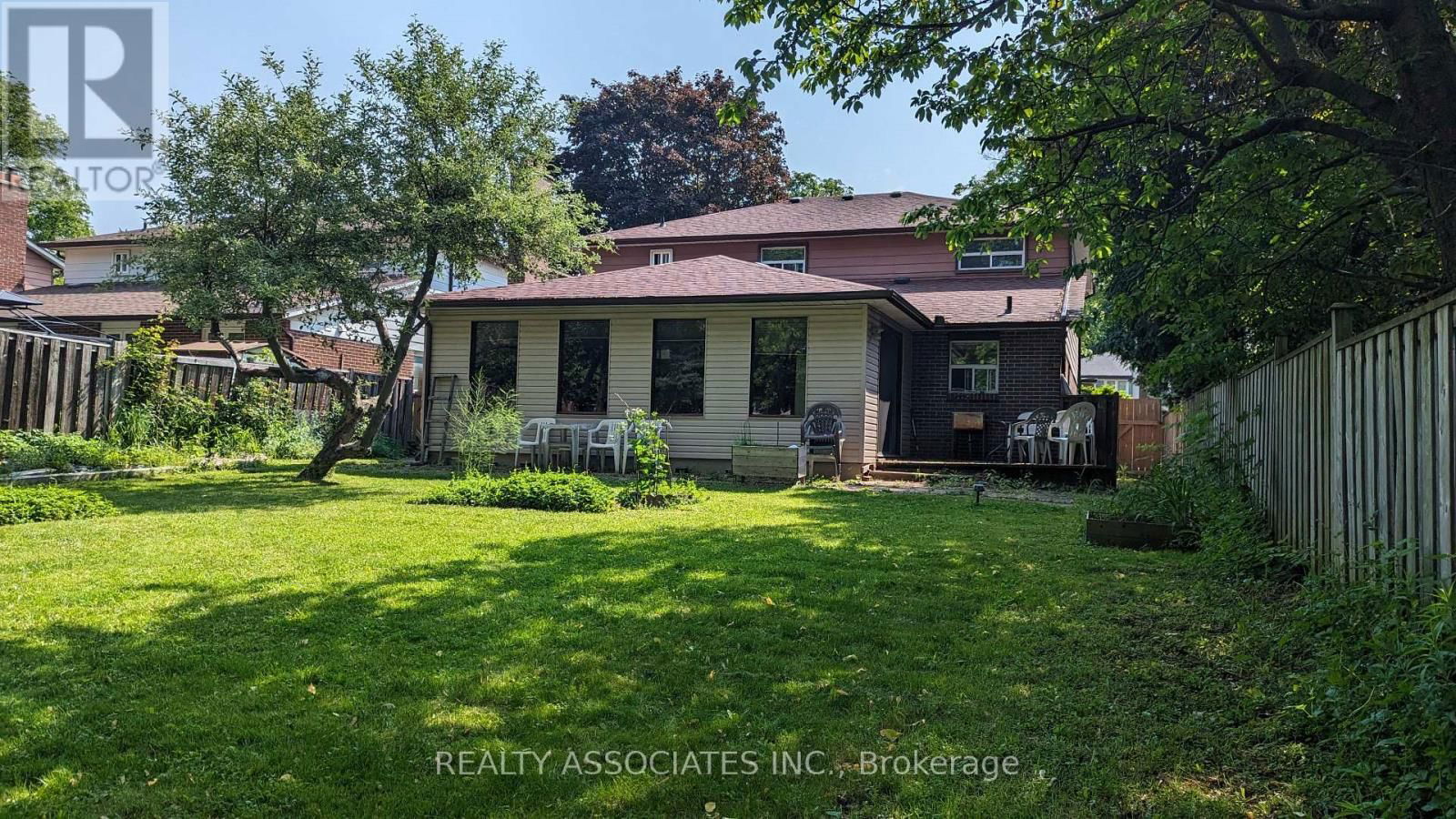 34 COBBLESTONE DRIVE Image 10
